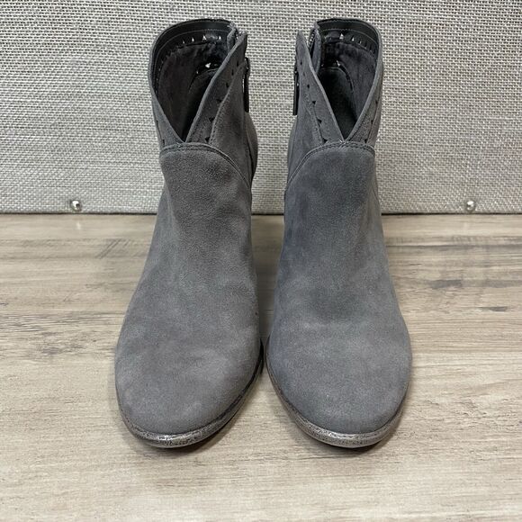 VINCE CAMUTO Fritan Bootie Size 8 M Gray Bootie SUEDE Ankle Stacked Heel Boot - Picture 5 of 9